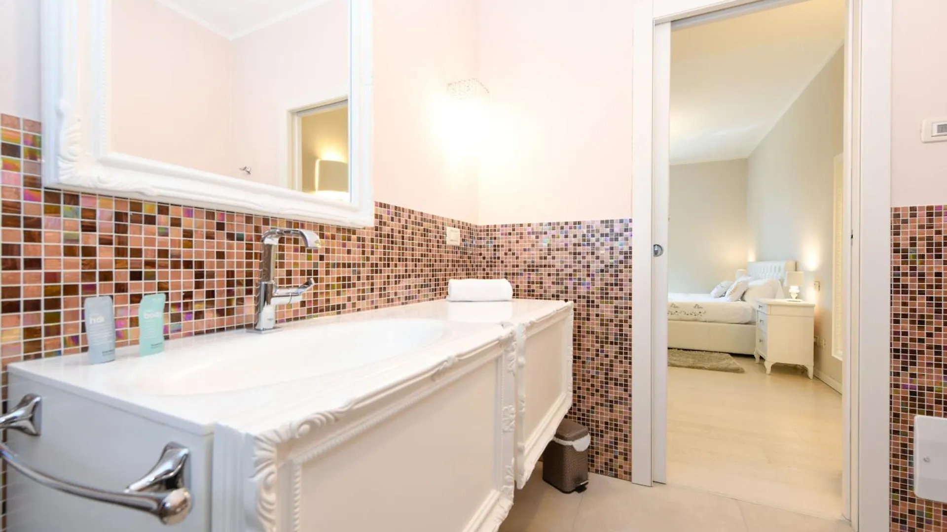 Mgh Luxury - Villa Essence Сан-Мартино-делла-Баталья 0*,  Италия