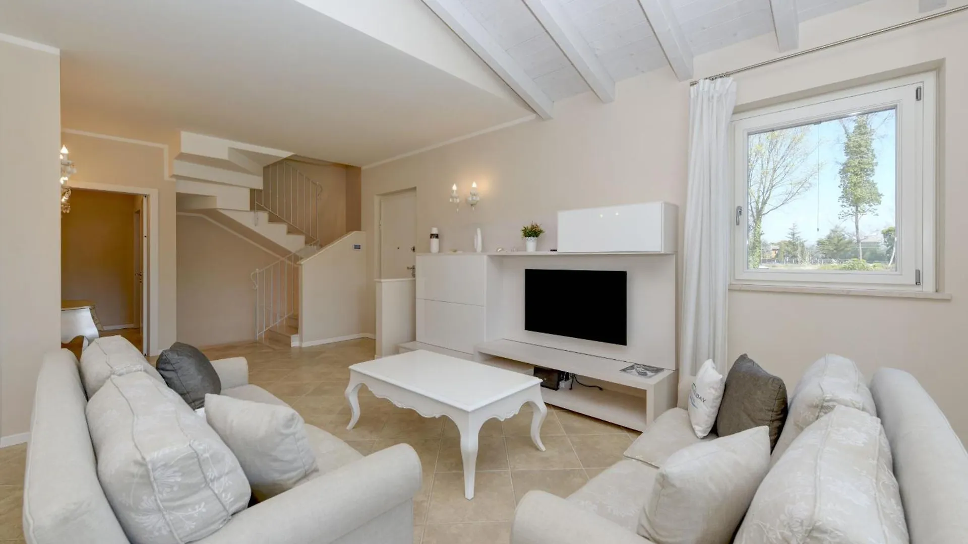 Mgh Luxury - Villa Essence San Martino della Battaglia 0*,